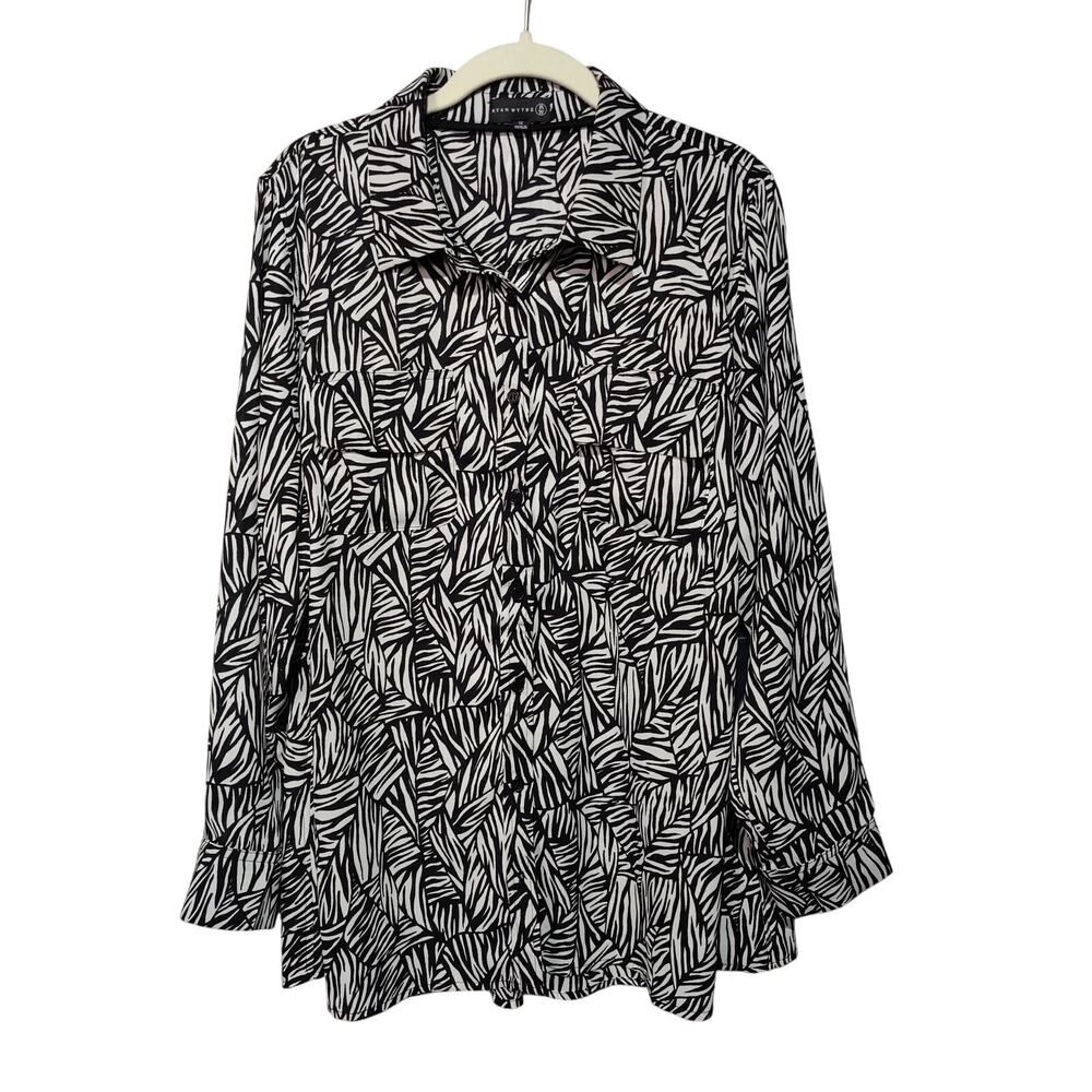 NWT Ryan Wythe Womens Plus Sz 1X Black White Button Up Shirt Flowy Lightweight